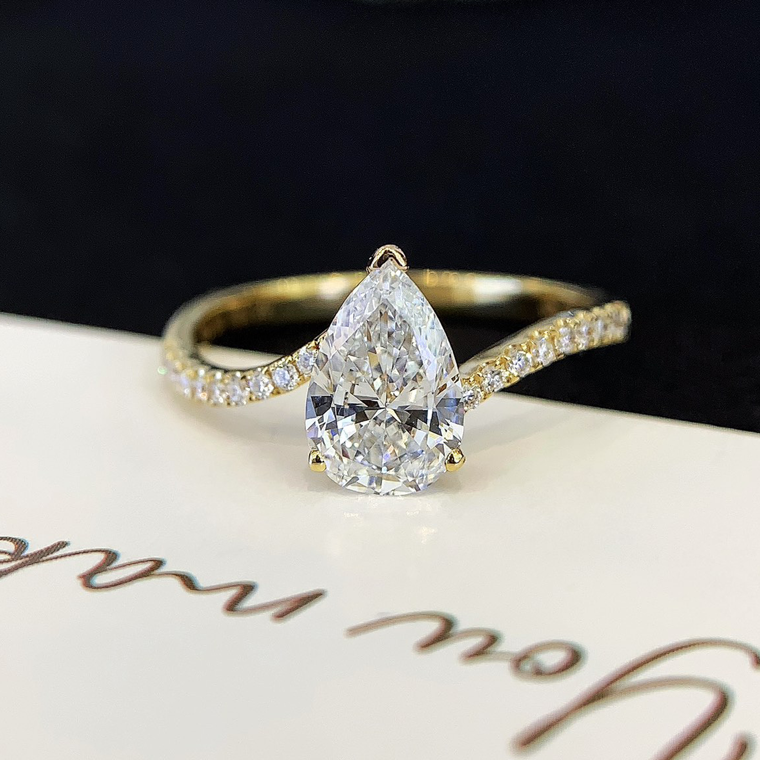 18K Gold Bypass Pear Cut Lab-Grown Diamond Engagament Ring