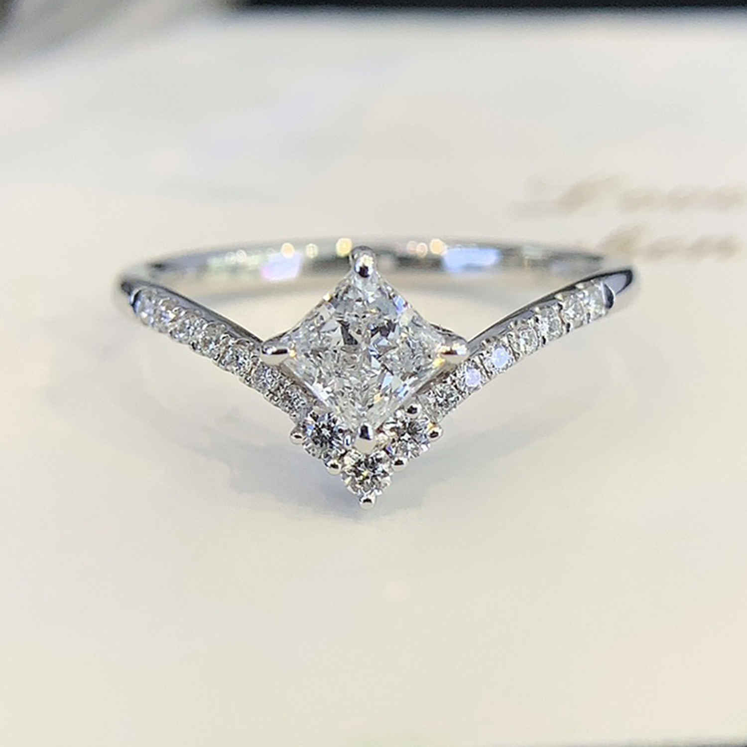 18K Gold Princess Cut Diamond Curved Accent Engagement Ring