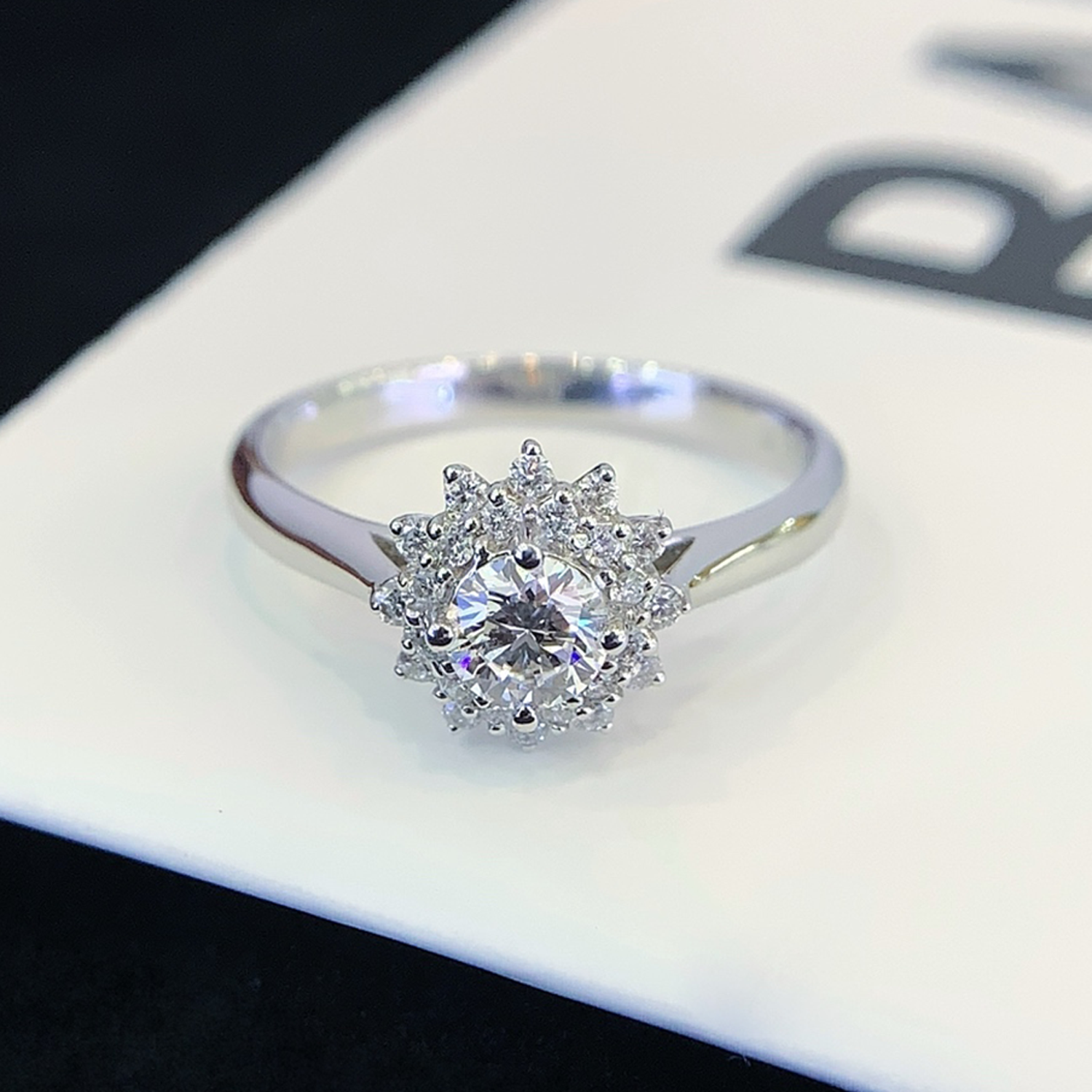 18K Gold Flower Halo Lab-Grown Diamond Engagement Ring