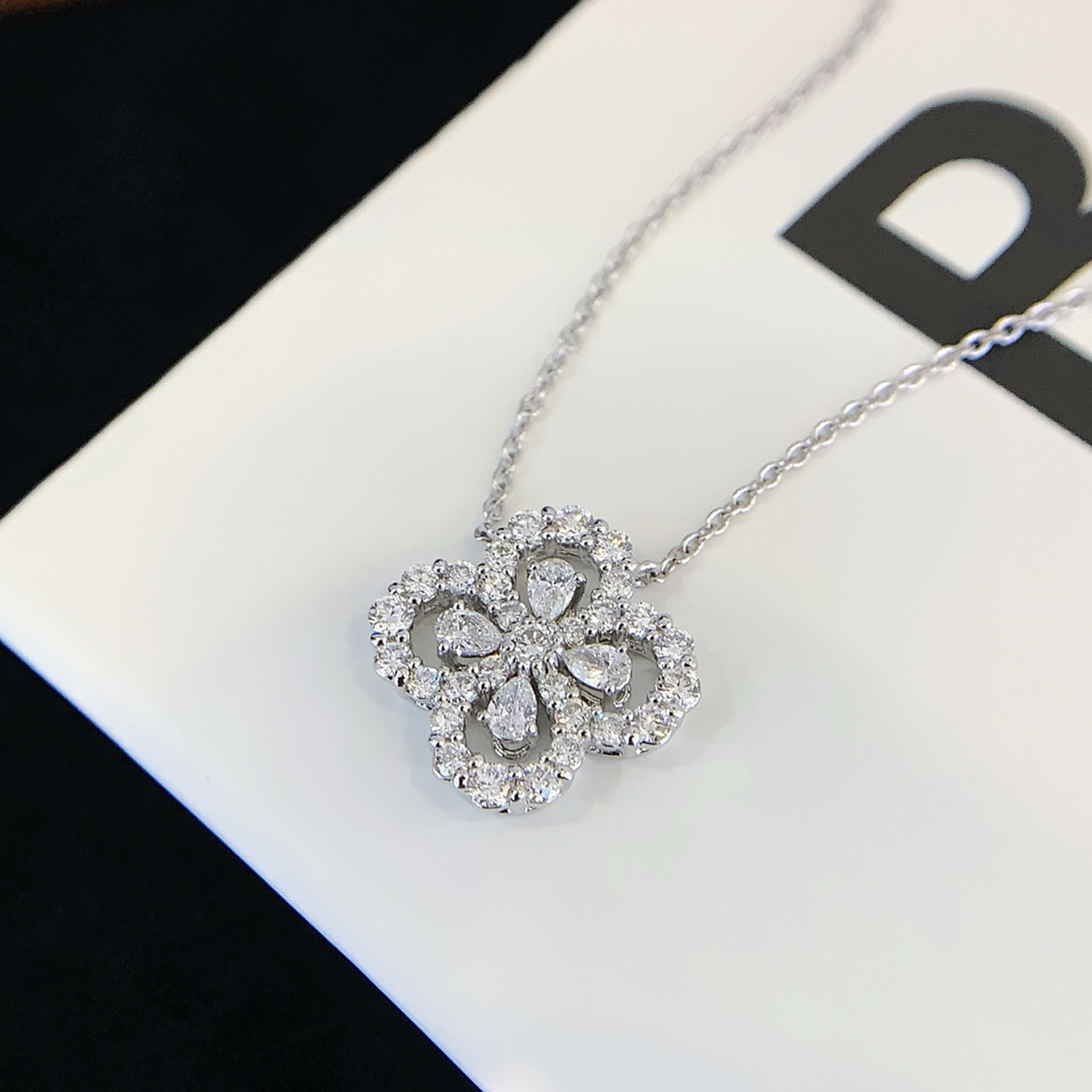 18K Gold Four Leaf Clover Lab-Grown Diamond Necklace