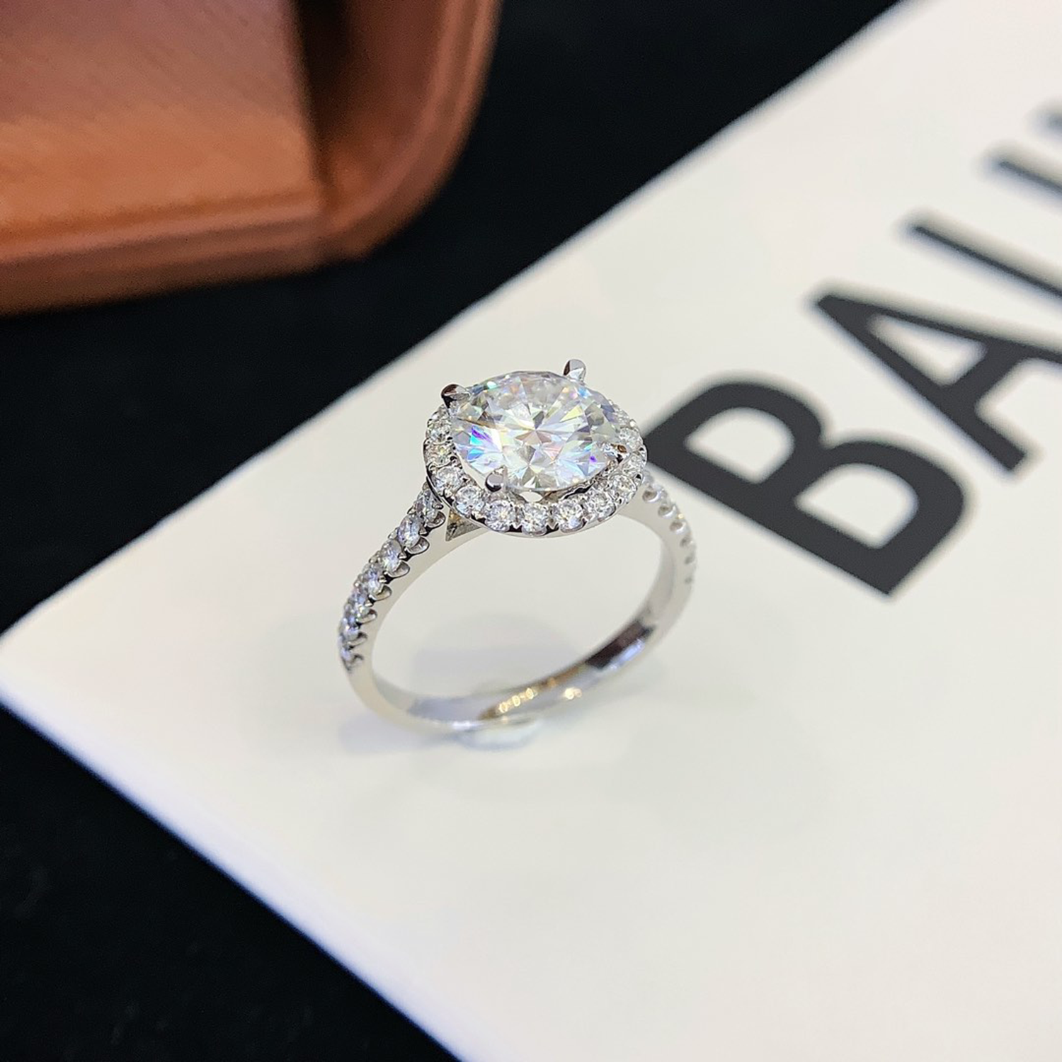 18K Gold Halo Round Cut Diamond Accent Engagament Ring