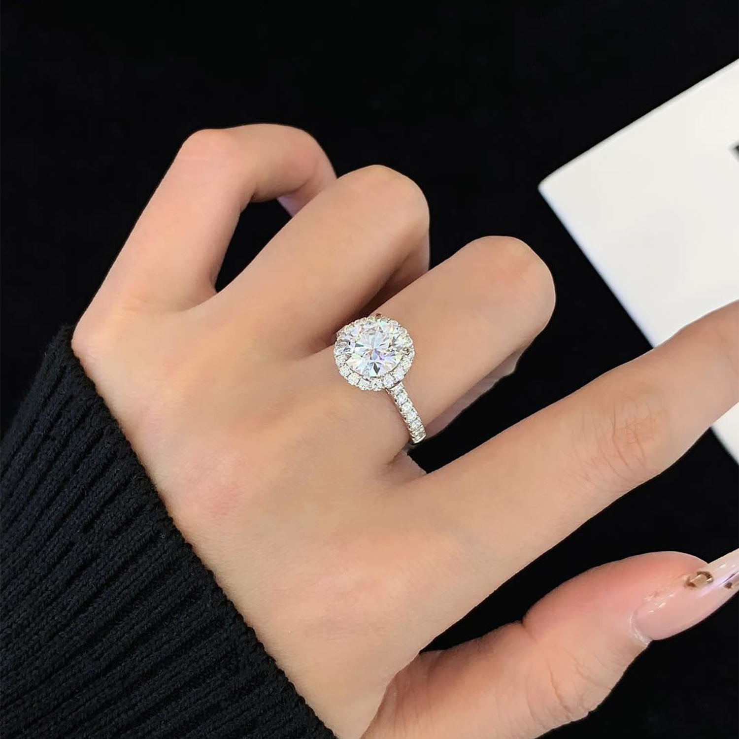 18K Gold Halo Round Cut Diamond Accent Engagament Ring