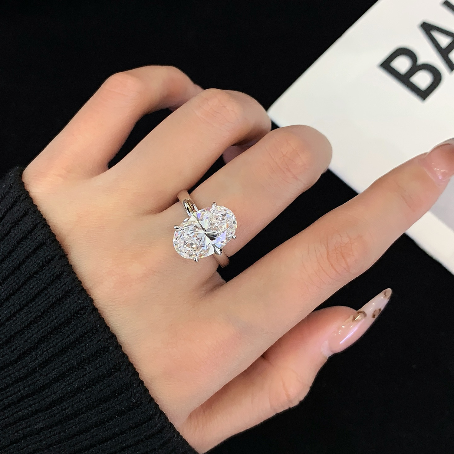 18K Gold Oval Cut Lab-Grown Diamond Solitaire Engagament Ring