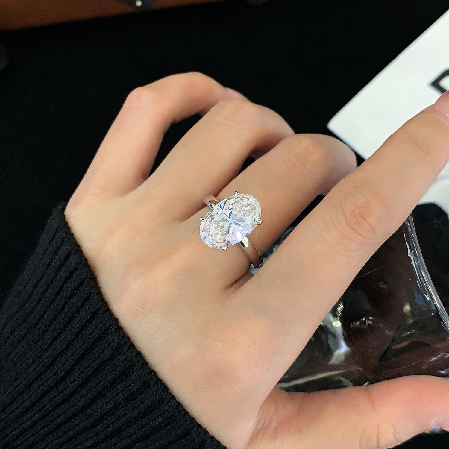 18K Gold Oval Cut Lab-Grown Diamond Solitaire Engagament Ring