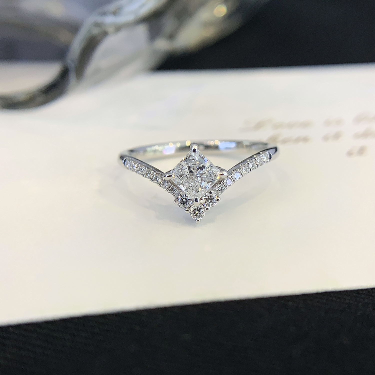 18K Gold Princess Cut Diamond Curved Accent Engagement Ring