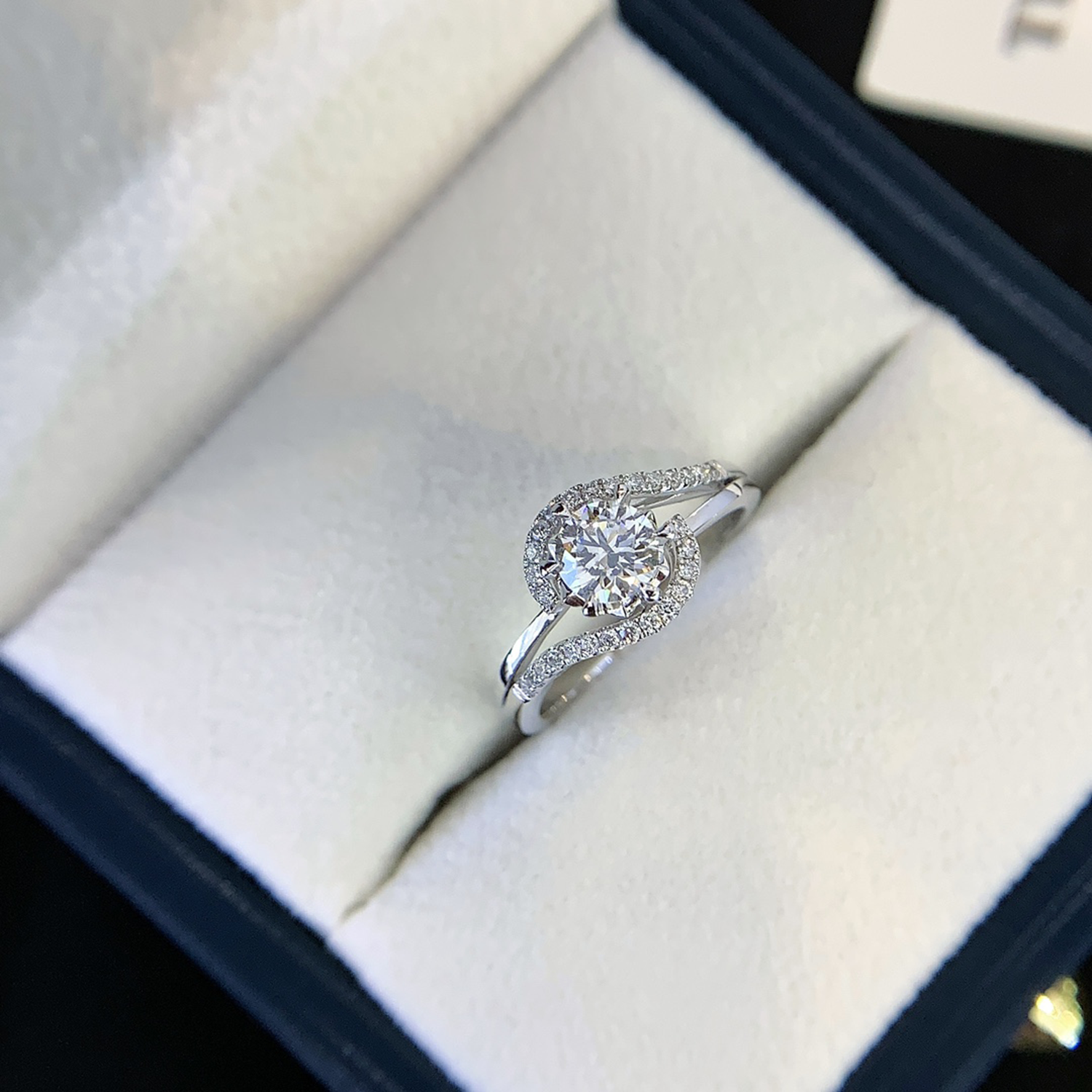 18K Gold Round Cut Lab-Grown Diamond Solitaire Twisted Accents Engagement Ring