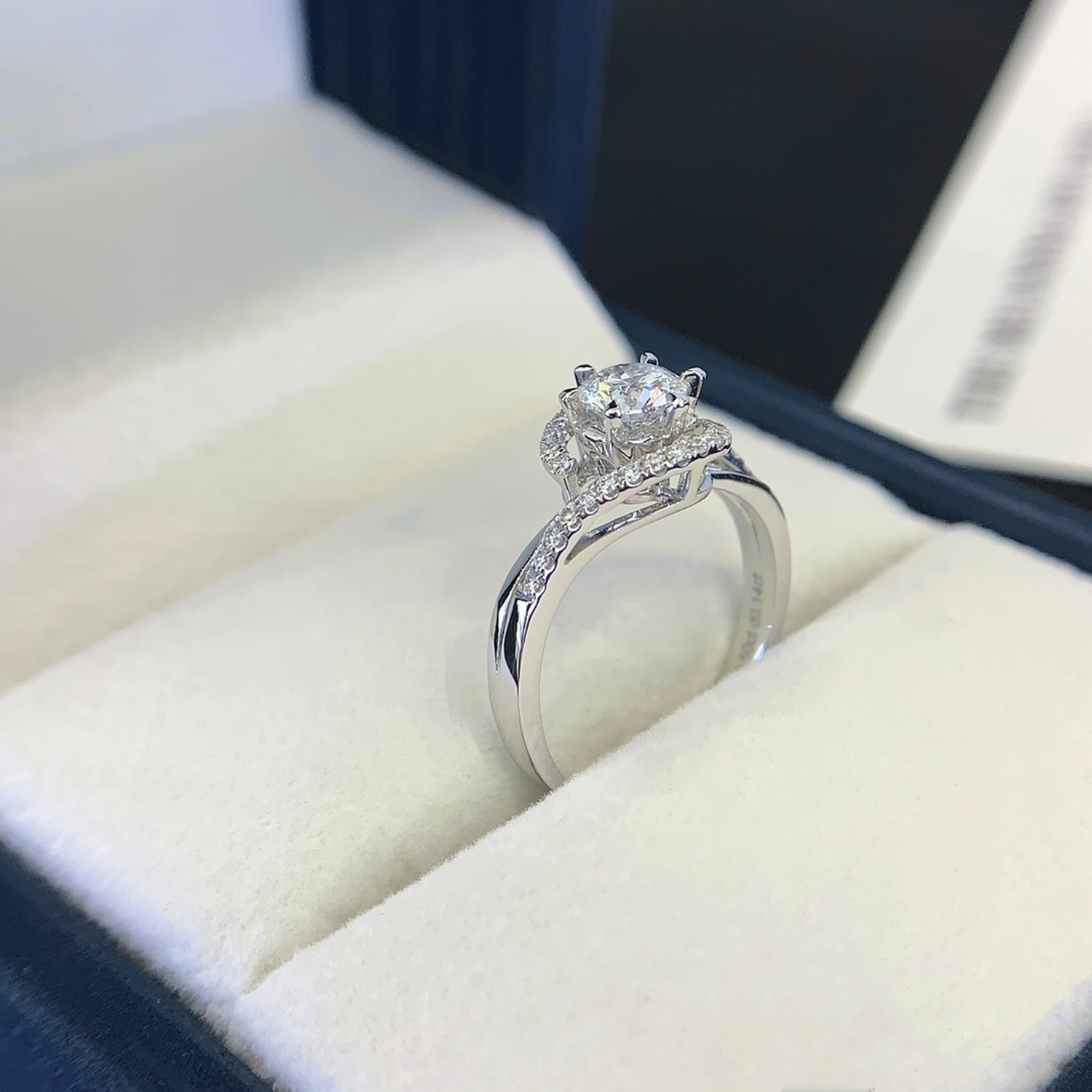 18K Gold Round Cut Lab-Grown Diamond Solitaire Twisted Accents Engagement Ring