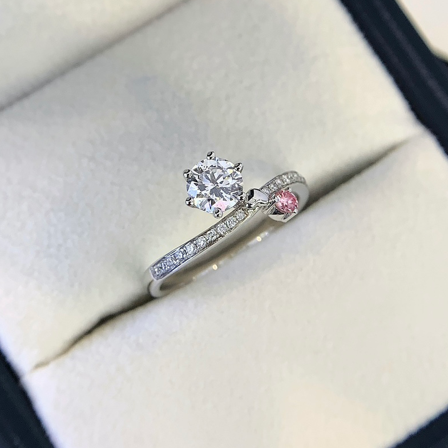 18K Gold Round Cut White And Pink Lab-Grown Diamond Accents Engagement Ring