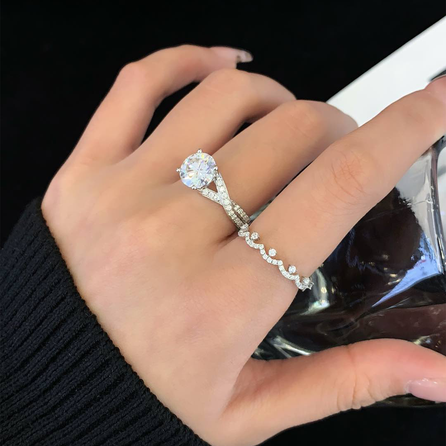 18K Gold Wave Diamond Wedding Band