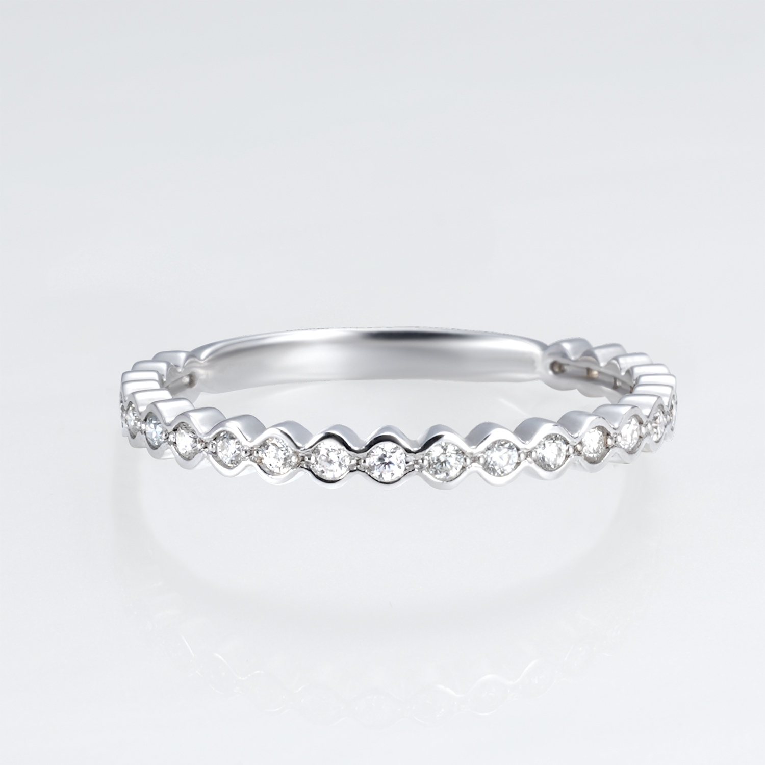 18K Gold Round Cut Diamond Stackable Wedding Band Ring