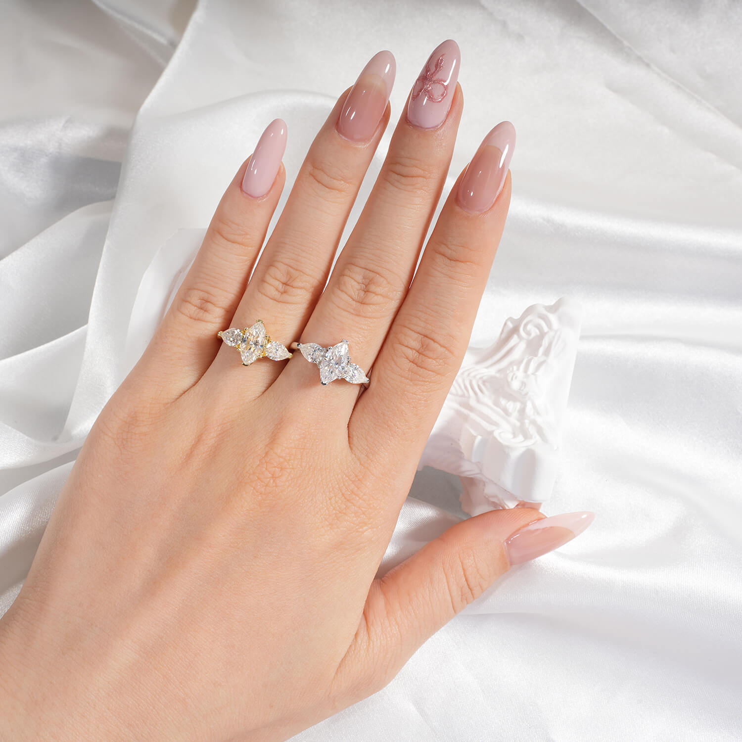 1CT Pear Cut Moissanite Three Stones Engagement Ring