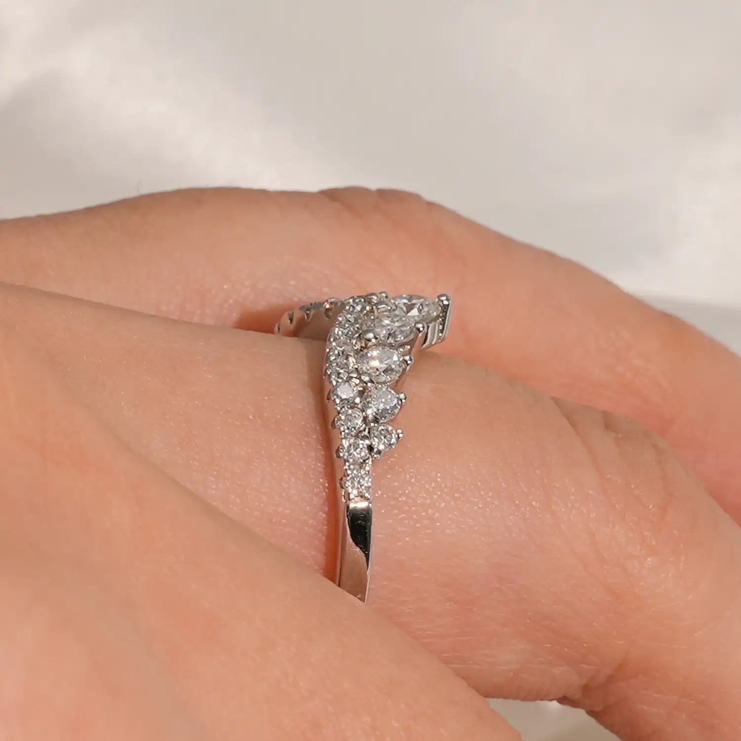 Round-Cut Moissanite Diamond V-shape Crown Princess Style Wedding Ring