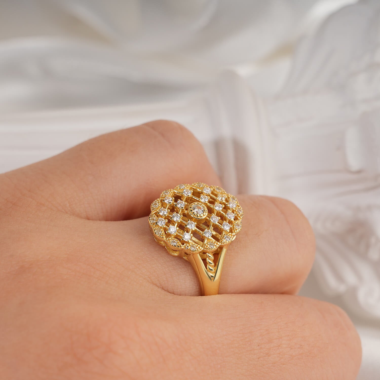 Vintage Style Milgrain Bubble Diamond Mesh Ring Engagement Ring Split Shank Band