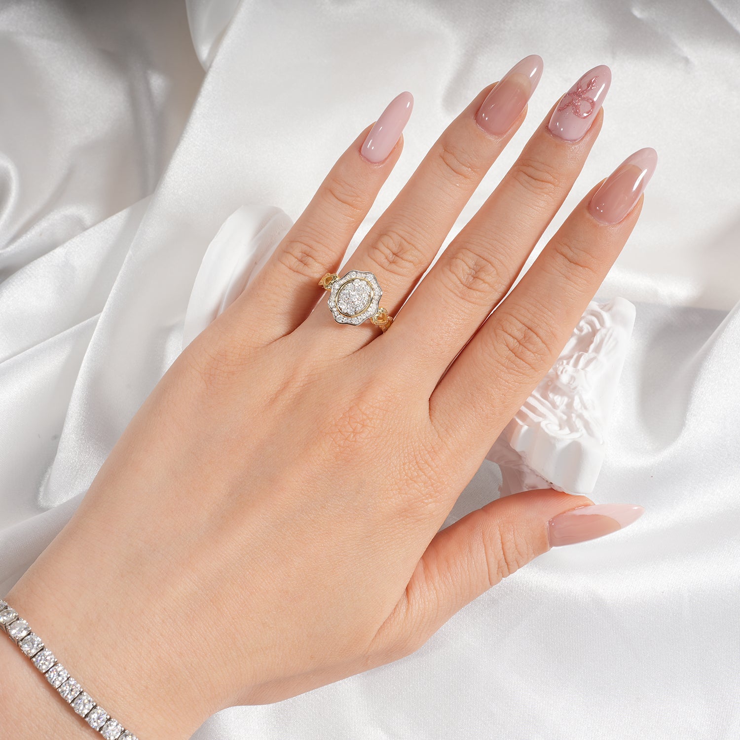 Vintage Style Oval Cluster Diamond Halo  Two-Tone Setting Engagement Ring Vintage-Heart-inspired Band