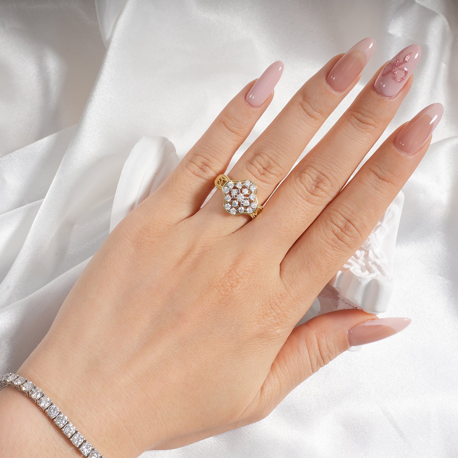 Vintage Style Cluster Diamond Two-Tone Setting Engagement Ring Vintage Engraved Band