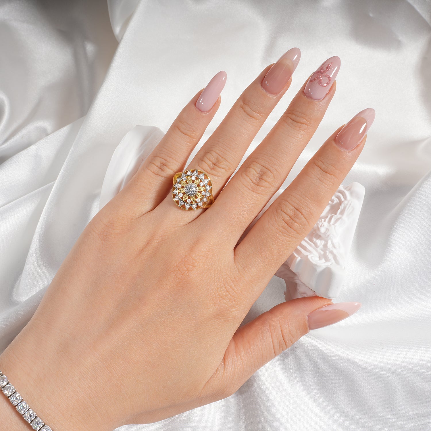 Vintage Style Sunburst Floral Cluster Two-Tone Bezel Setting Diamond Engagement Ring Split Shank Band