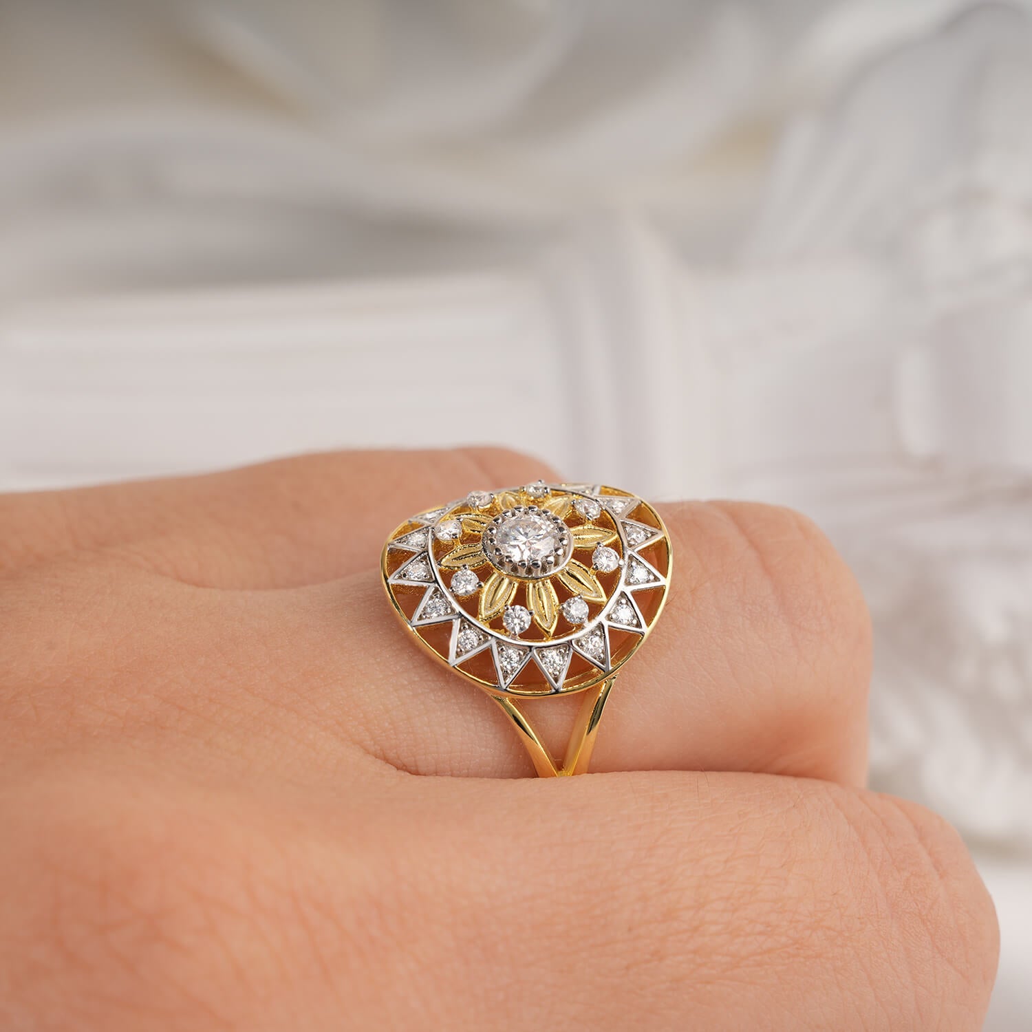 Vintage Style Sunburst Floral Cluster Two-Tone Bezel Setting Diamond Engagement Ring Split Shank Band
