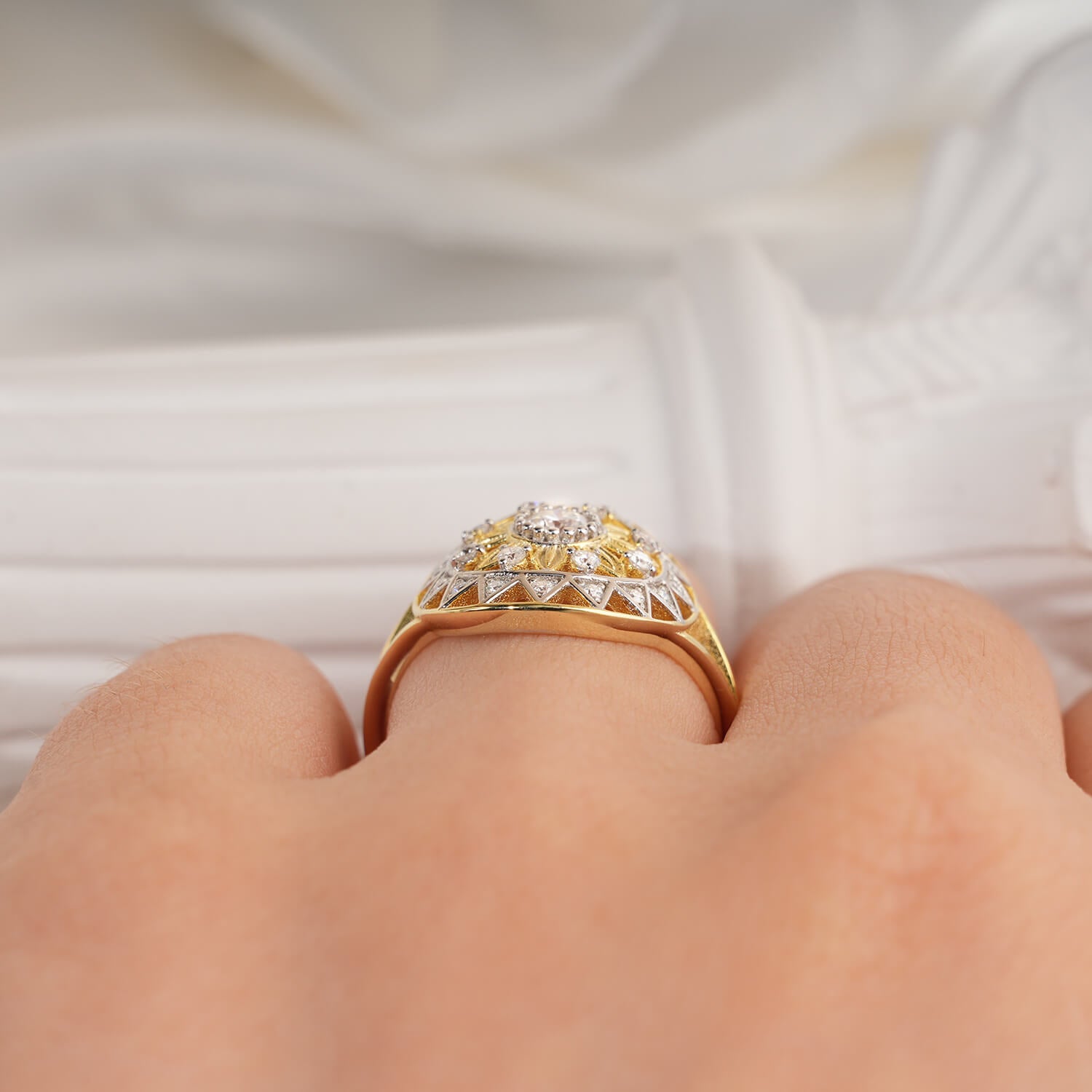 Vintage Style Sunburst Floral Cluster Two-Tone Bezel Setting Diamond Engagement Ring Split Shank Band