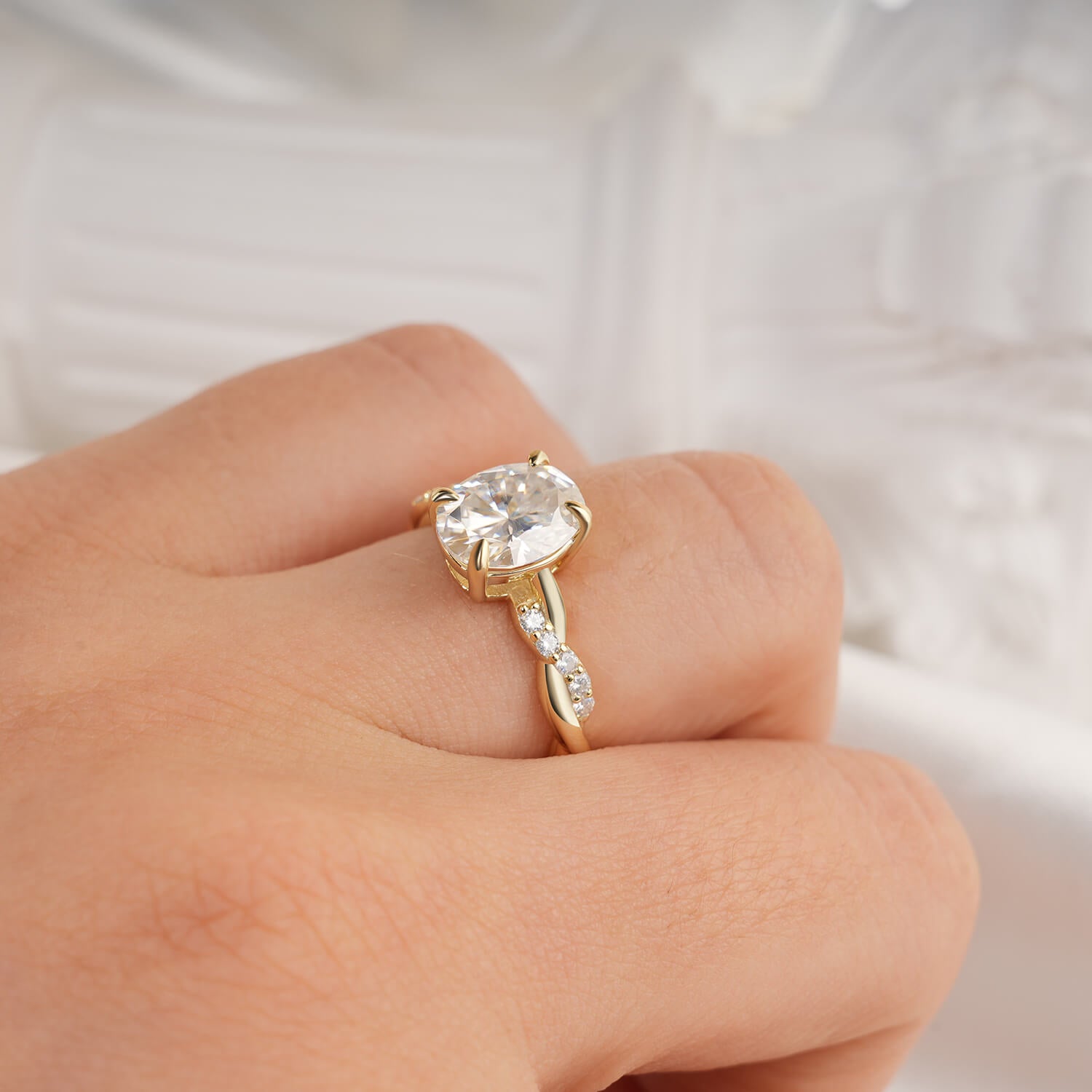 2CT Oval Cut Moissanite Diamond Twists Accent Engagement Ring