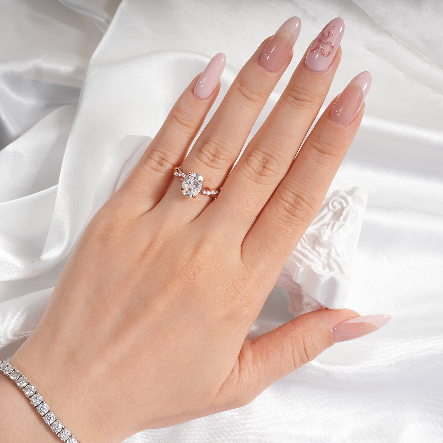 2CT Oval Cut Moissanite Diamond Twists Accent Engagement Ring