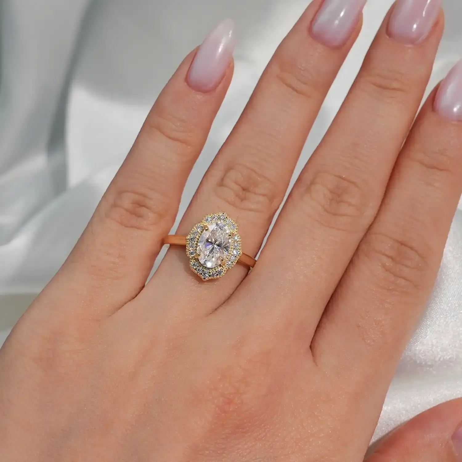 Unique Halo 1.75CT Oval Cut Moissanite Diamond Engagement Ring