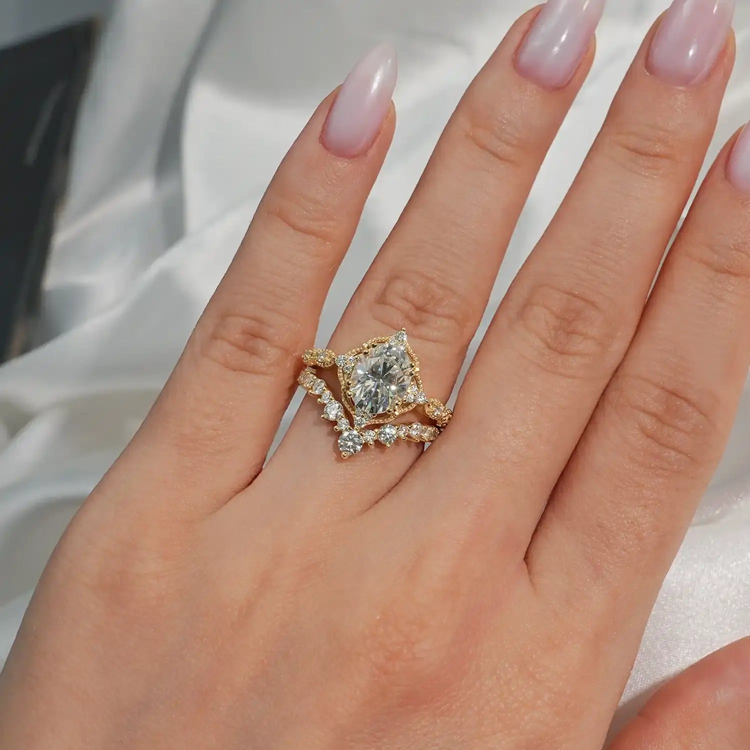 Vintage Luxury Style Oval Cut Moissanite Diamond Engagement Ring Bridal Set