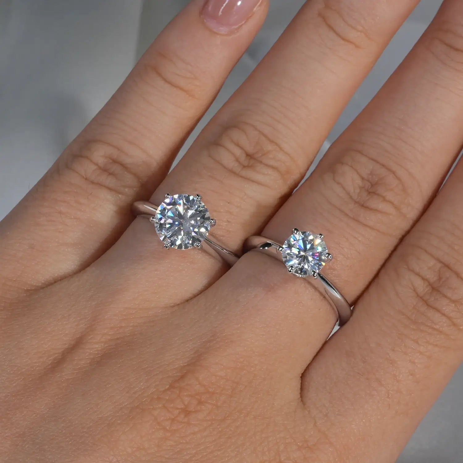 1CT 2CT 3CT Round Cut Classic Six-Prong Moissanite Diamond Engagement Ring