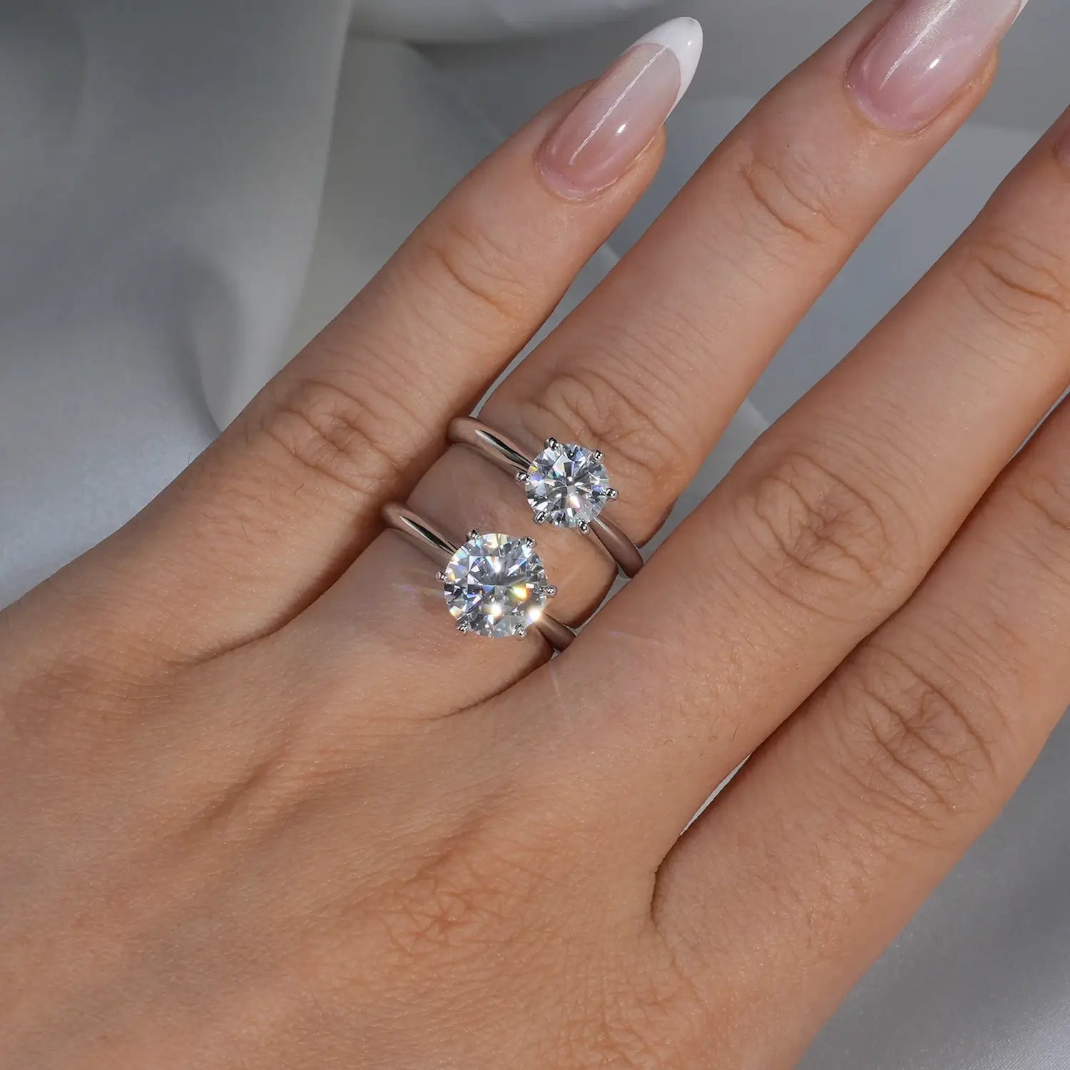 1CT 2CT 3CT Round Cut Classic Six-Prong Moissanite Diamond Engagement Ring