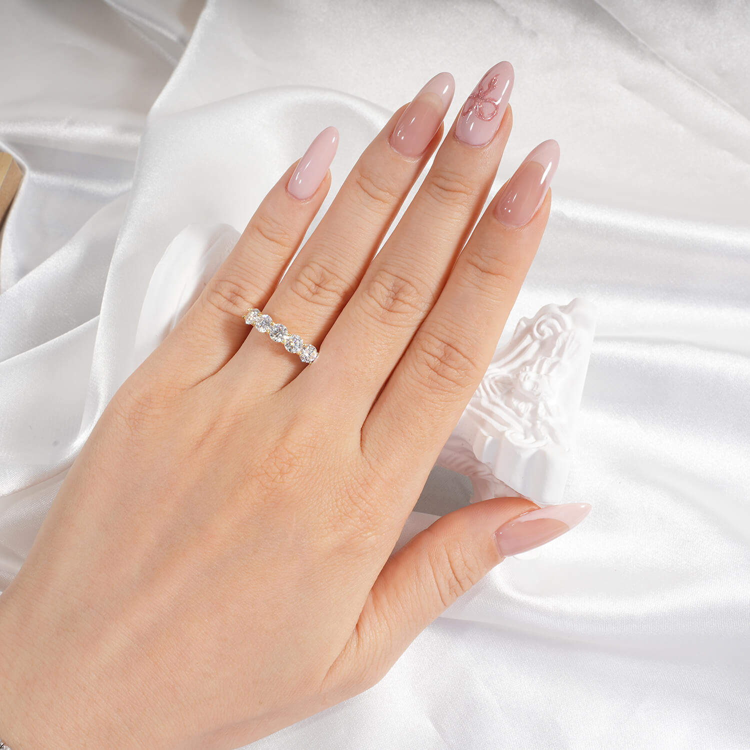 1.5CT Round Cut Moissanite Wedding Band