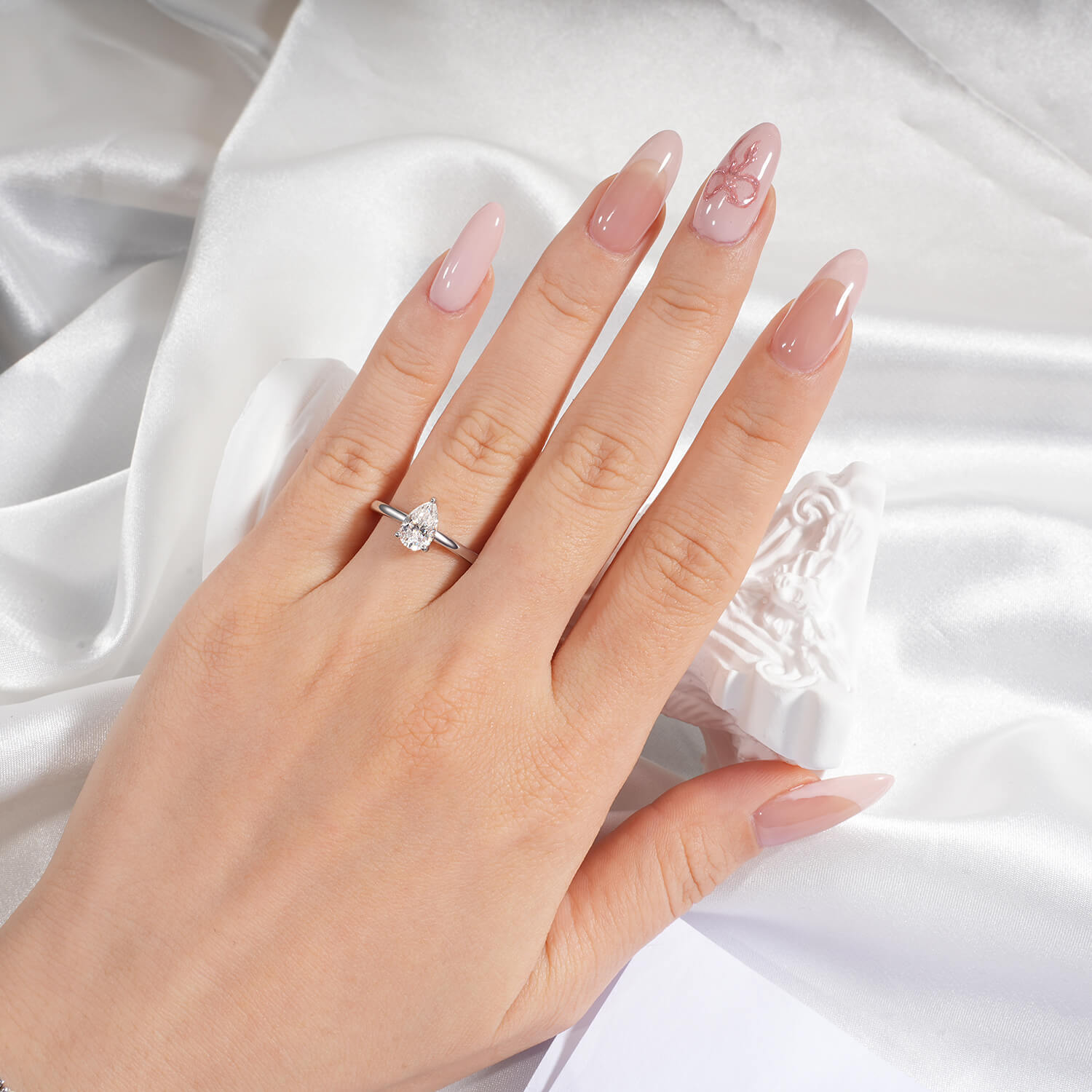 Solitaire Pear Cut Moissanite Luxurious Engagement Ring