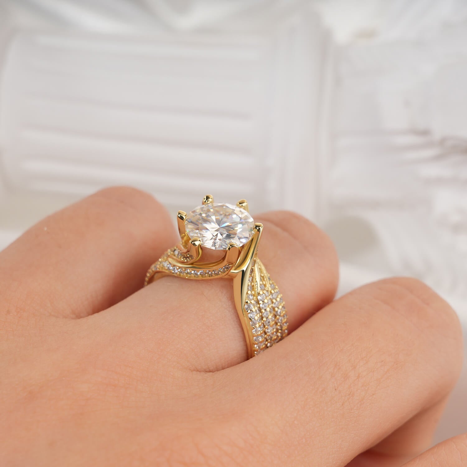 3CT Round Cut Moissanite Luxury Engagement Ring