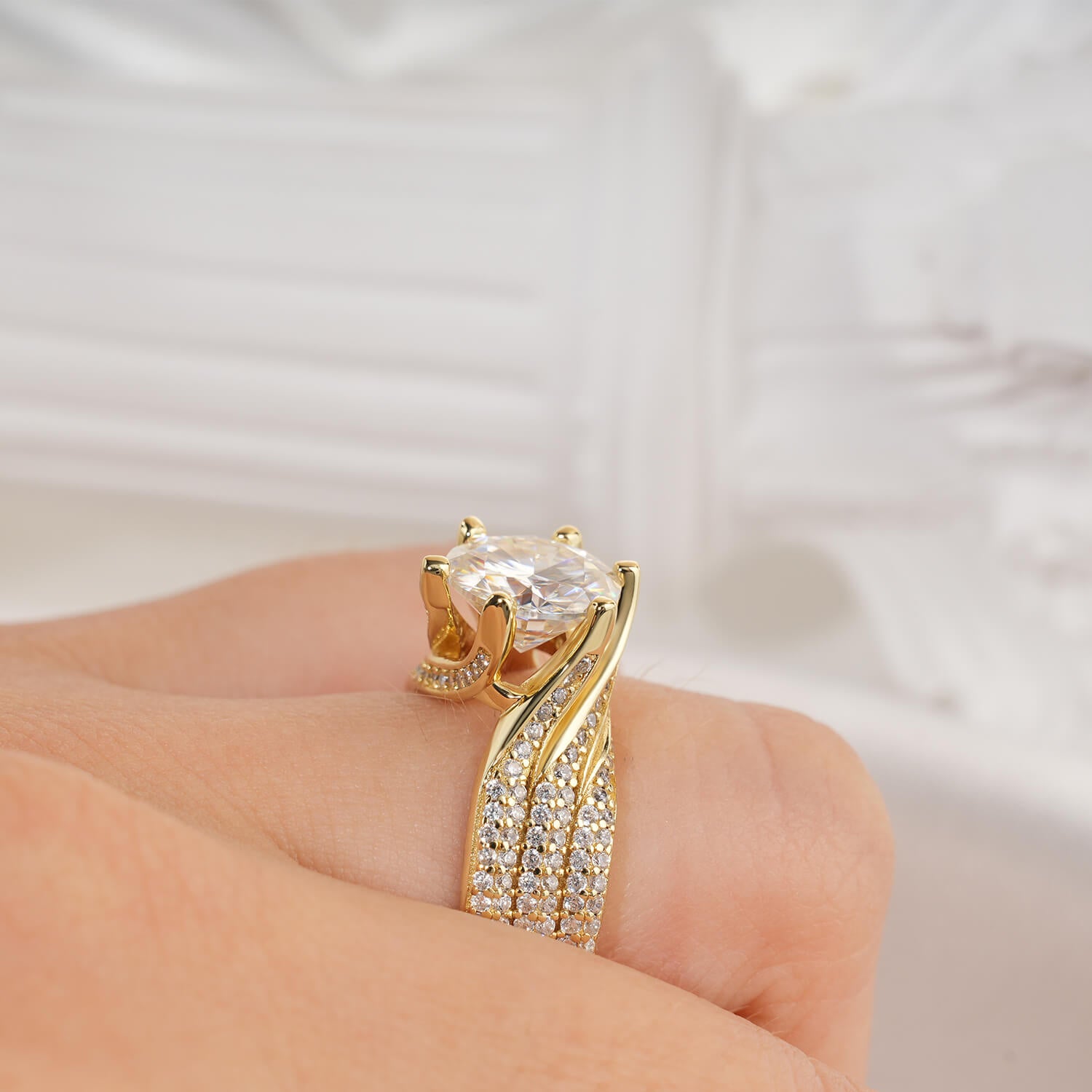 3CT Round Cut Moissanite Luxury Engagement Ring