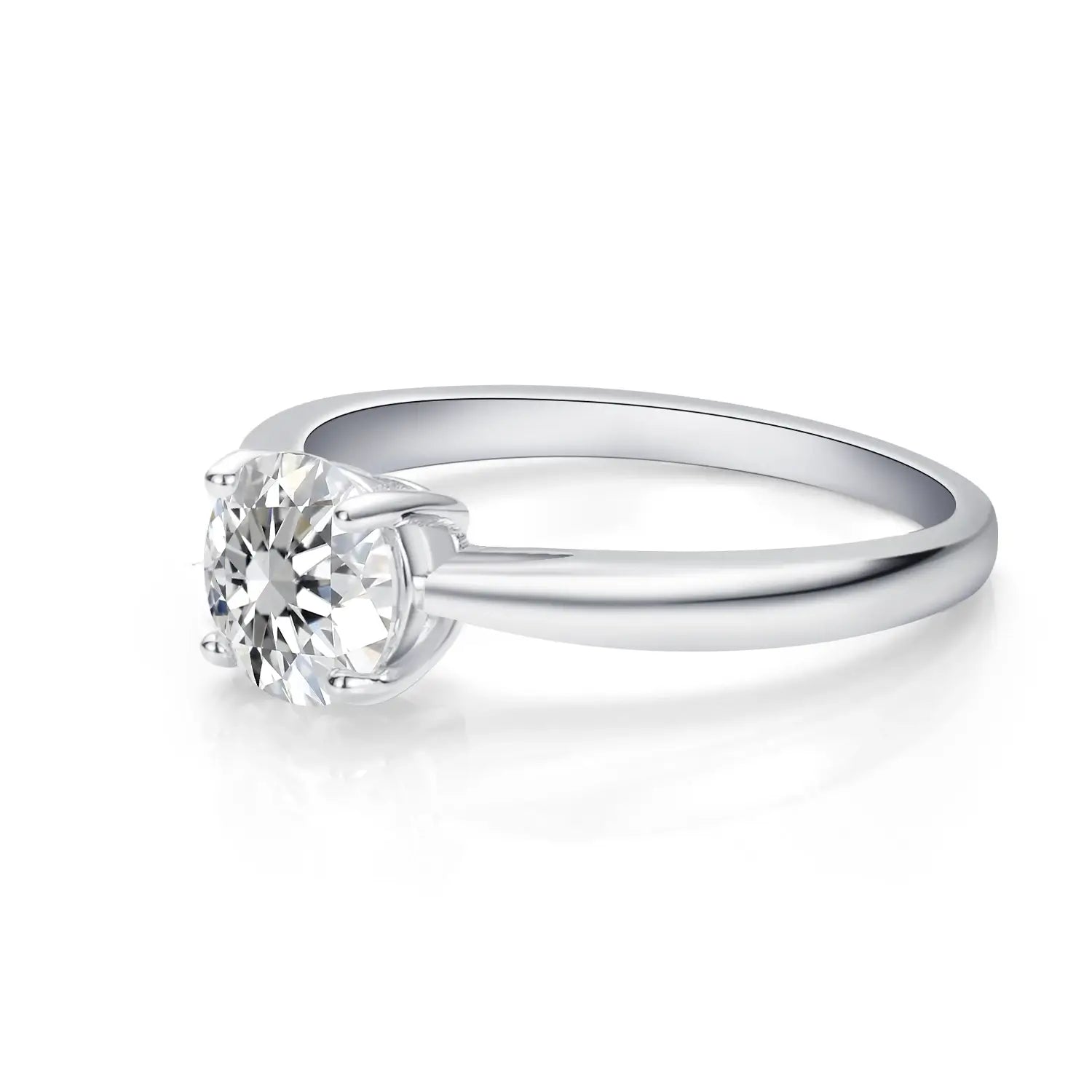 Classic Four-Prong Round Cut Moissanite Diamond Engagement Ring
