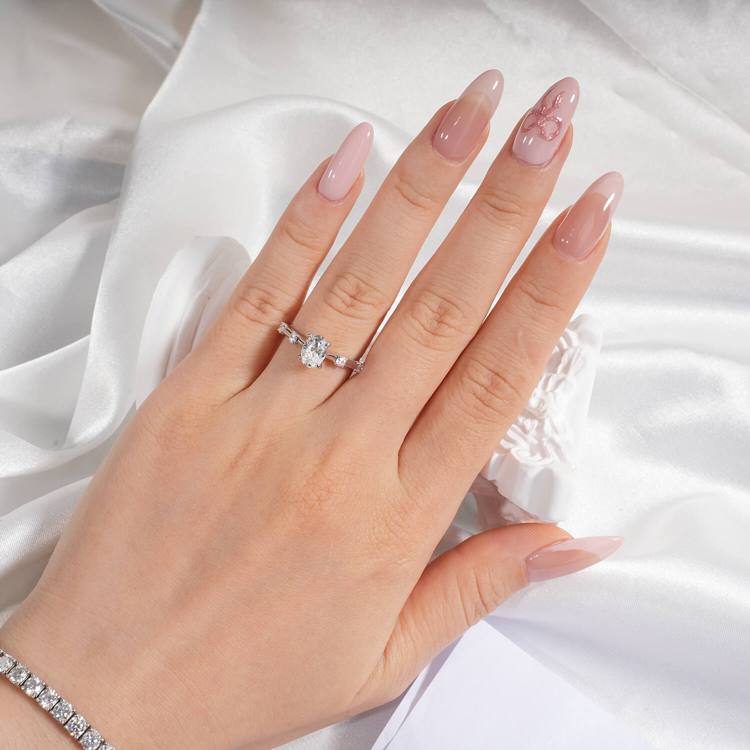 1CT Oval Prong Setting Moissanite Engagement Ring