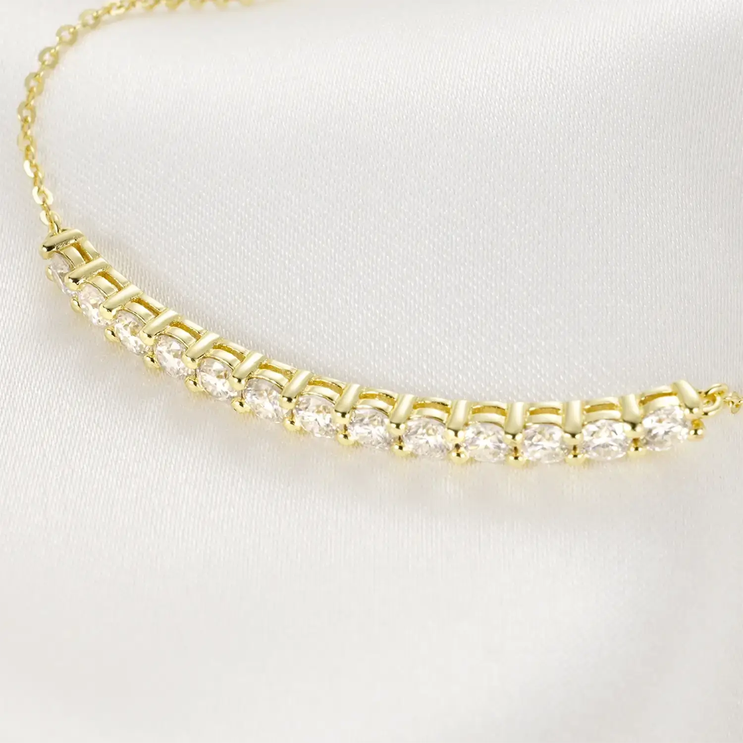 Graceful Moissanite With Bar Style Bracelet