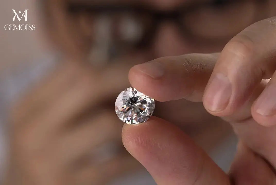 Cubic Zirconia vs Moissanite: Which Gemstone is Right for Your Ring?