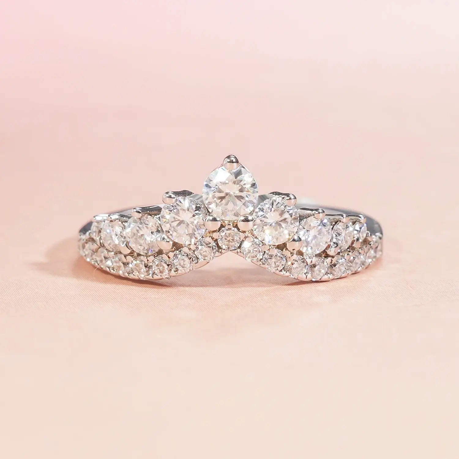 Round-Cut Moissanite Diamond V-shape Crown Princess Style Wedding Ring