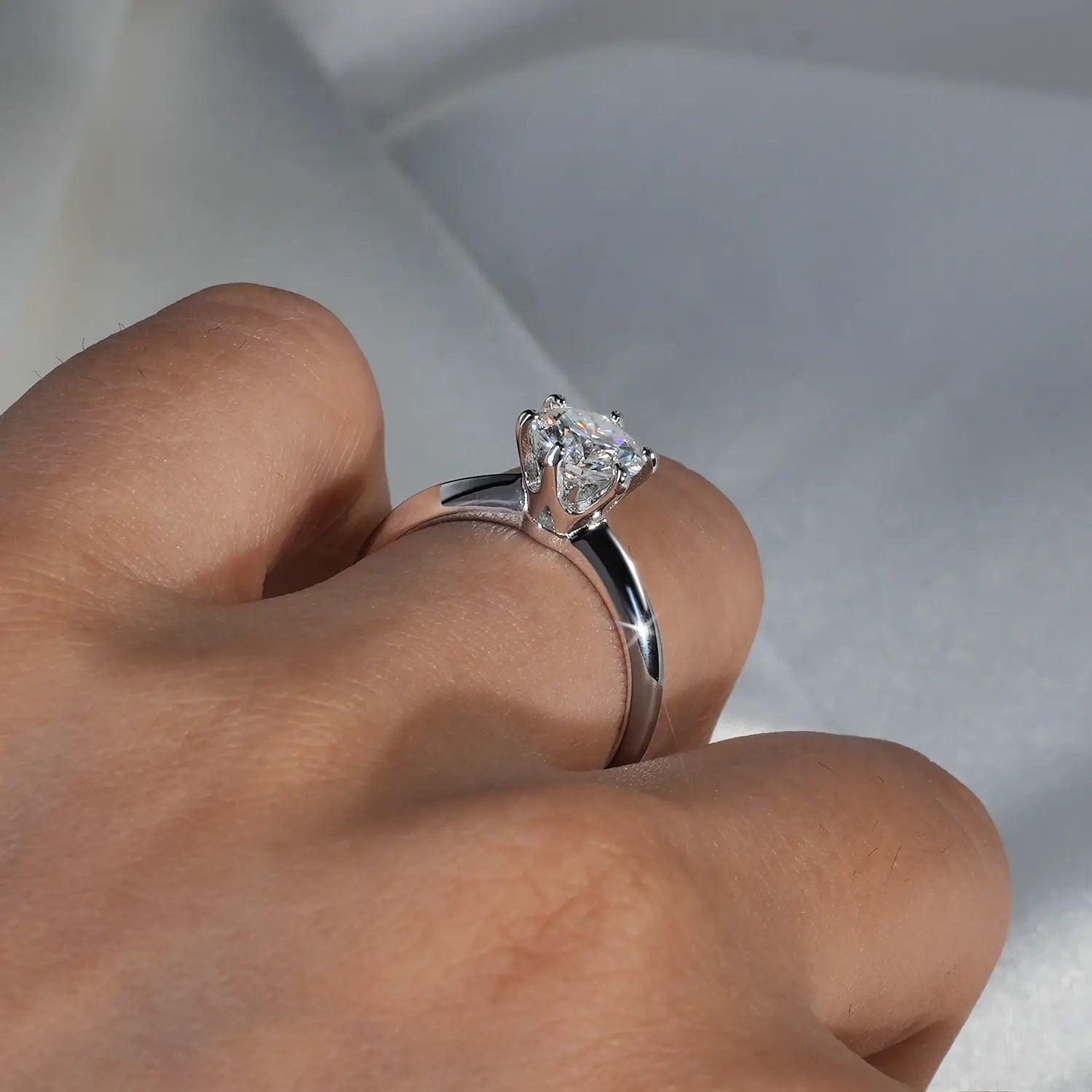 1CT Round Cut Classic Six-Prong Moissanite Diamond Engagement Ring