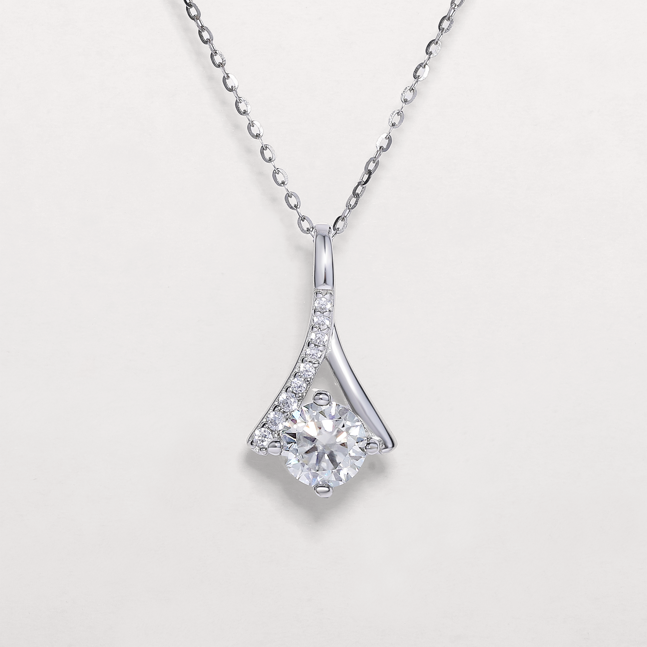 Vivid Arc Moissanite Pendant