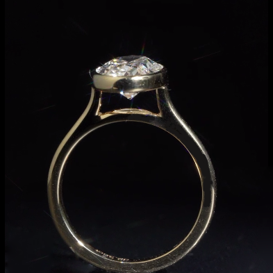 14K gold-plated sterling silver with a 2.5ct VVS D-color Oval Moissanite Diamond Ring